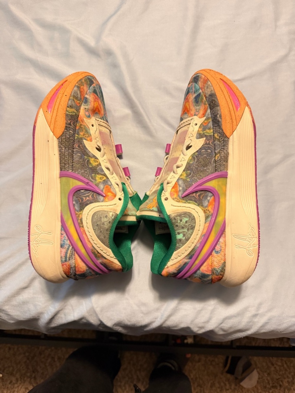 Nike Multicolor Graphic Low-Top Sneakers with Green Lining